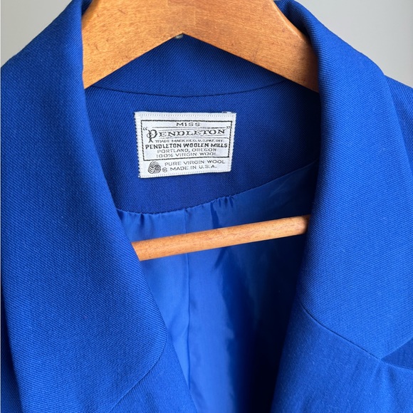 Pendleton women’s blazer and skirt set. - Picture 4 of 13